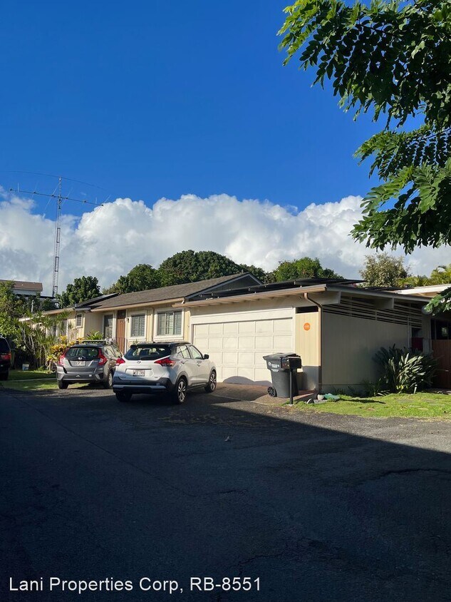 4 br, 2 bath House 99020 Nohua Place House Rental in Aiea, HI