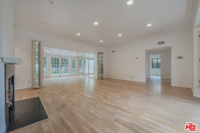 Building Photo - 1216 Peck Dr