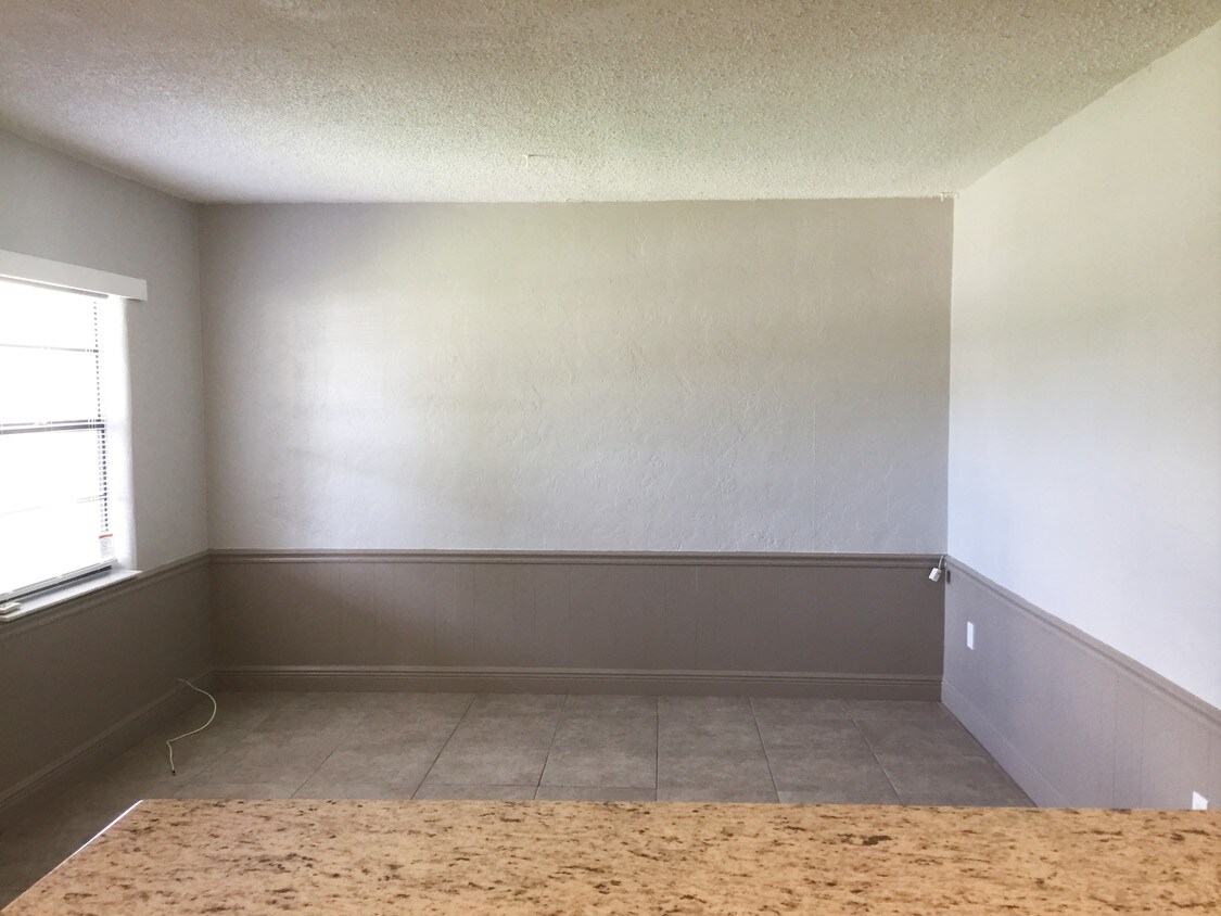 Primary Photo - 56 B St