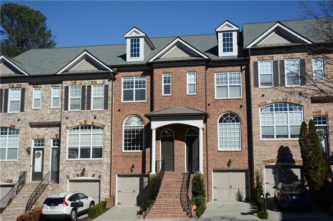 Building Photo - 3-Bedroom Townhouse with Hardwood Floors N...