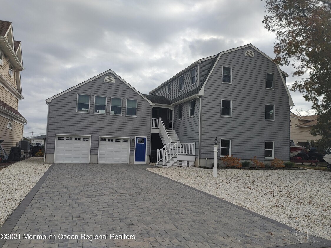 Foto principal - 79 Sandy Point Dr