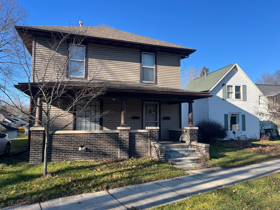 Foto del edificio - 1107 S Main St