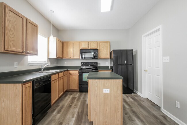 Foto del edificio - 3055 Harvest Grove Ln