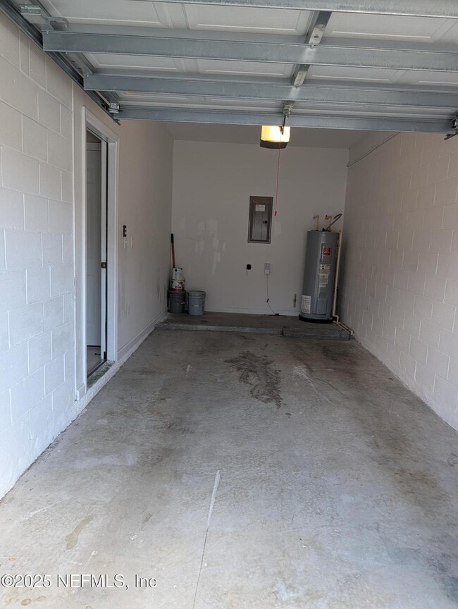 Building Photo - 12301 Kernan Forest Blvd