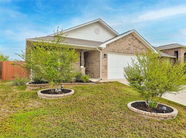 Building Photo - 123 Shirley Dr