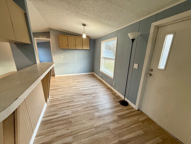 Building Photo - 156 Kinney Rd