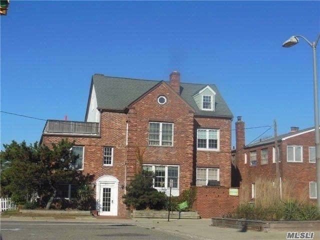 Primary Photo - 333 E Broadway