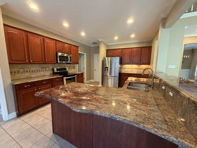 Foto del edificio - Spacious Executive Home in North Knox Summer Rose Subdivision