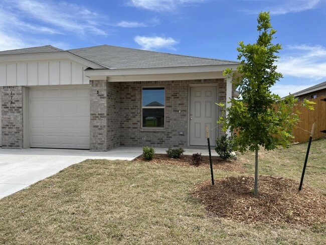 Foto del edificio - 113 Wind Ridge Dr