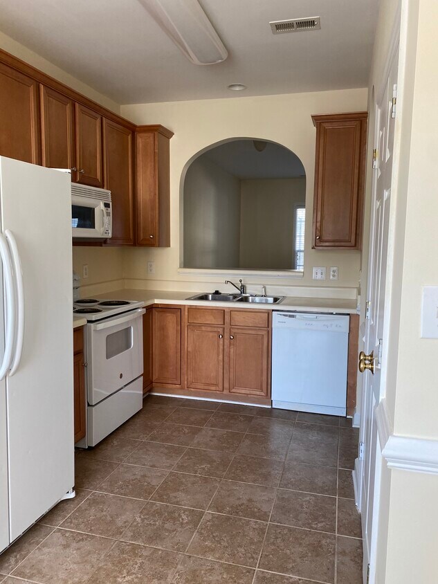 Building Photo - 307 Sugar Maple Ave