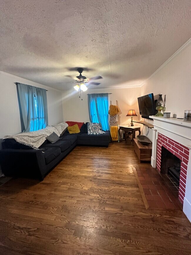 Foto del edificio - 841 Cherry St