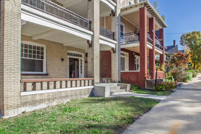 Building Photo - 439 Franklin Ave