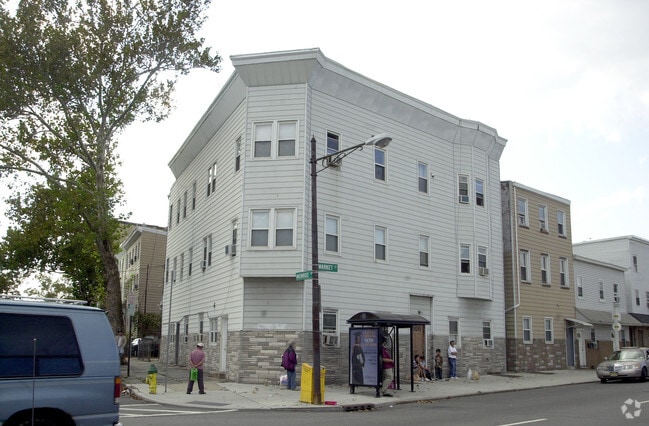 Building Photo - 498-500 Market St
