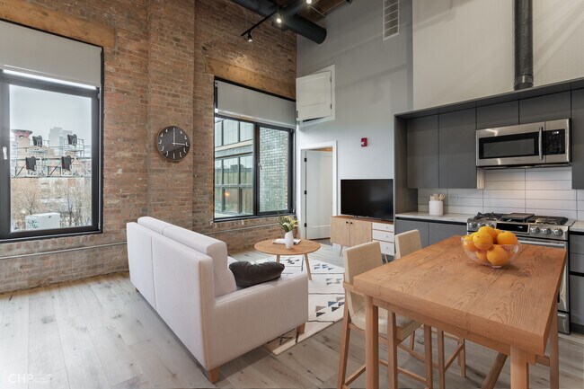 Building Photo - 729 N Sangamon Street Unit 408