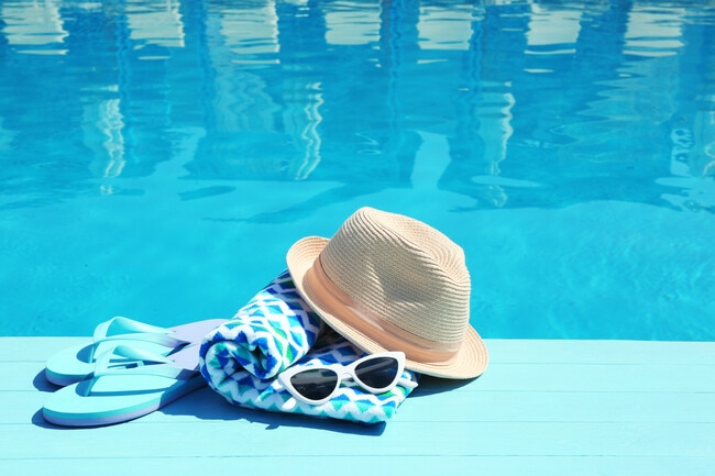 Relax Poolside - Mill Stream Apartments