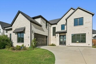 Building Photo - 580 Falling Leaves Dr