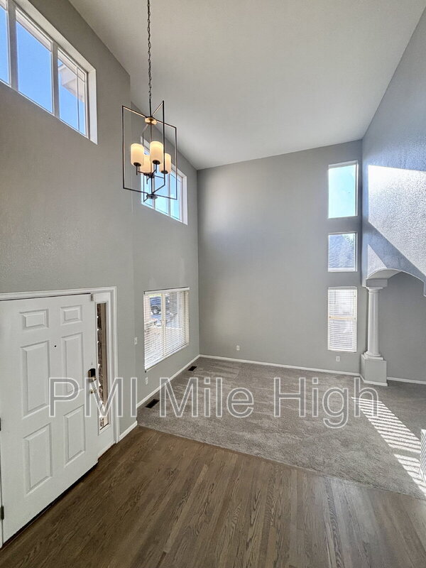 Foto del edificio - 4734 E 127th Dr