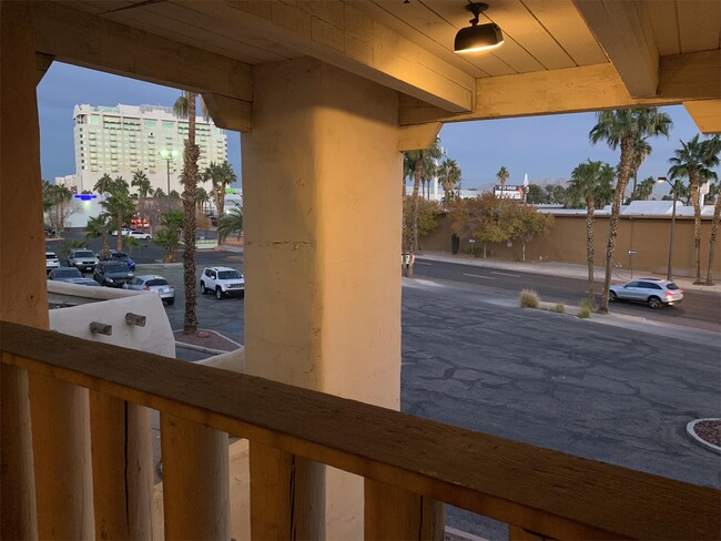 Foto del edificio - 1200 S 4th St