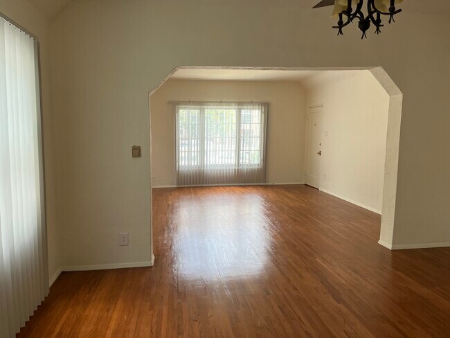 Building Photo - 8550 Alcott St