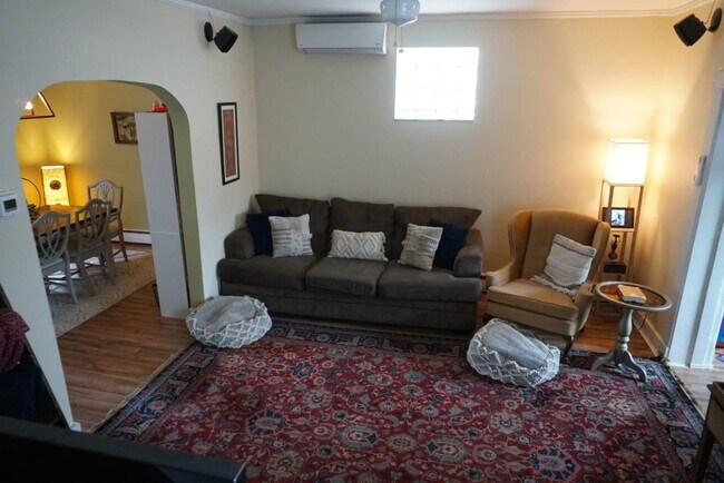 Photo - 761 Melbourne St House