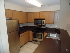 Building Photo - 2550 SW 18th Terrace