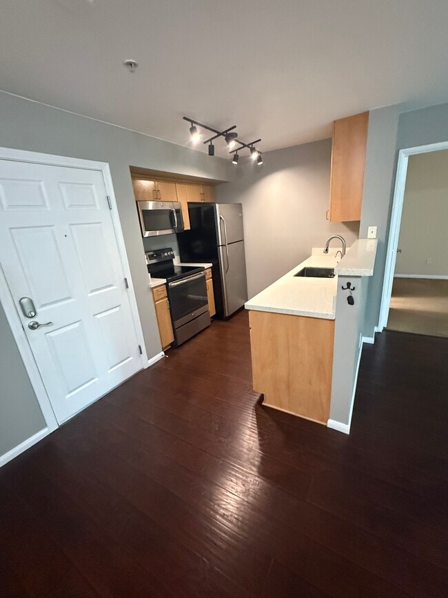 Building Photo - 1435 India St