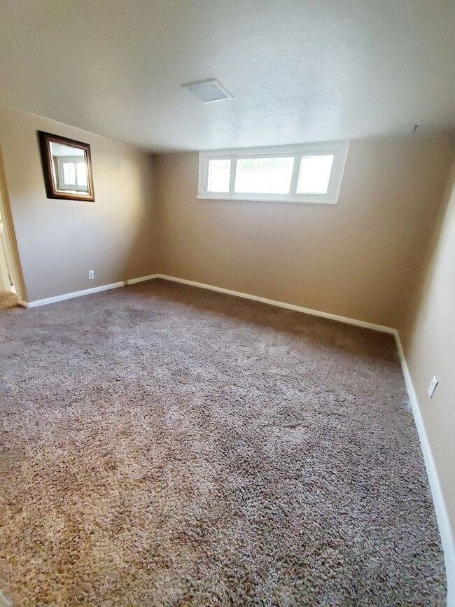 Building Photo - 388 N 300 E