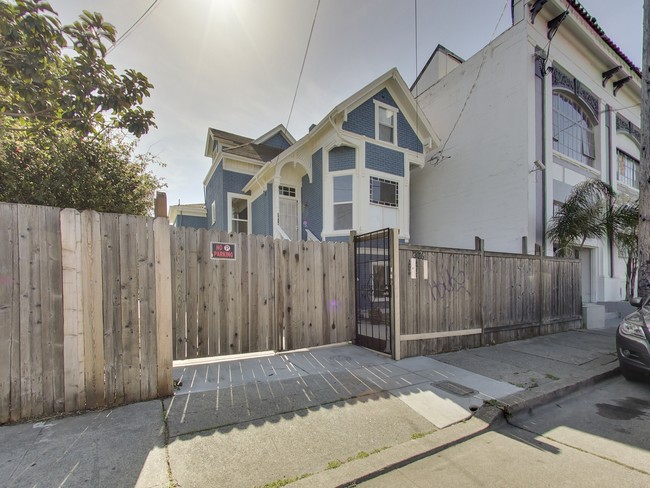 Oakland Duplex For Rent