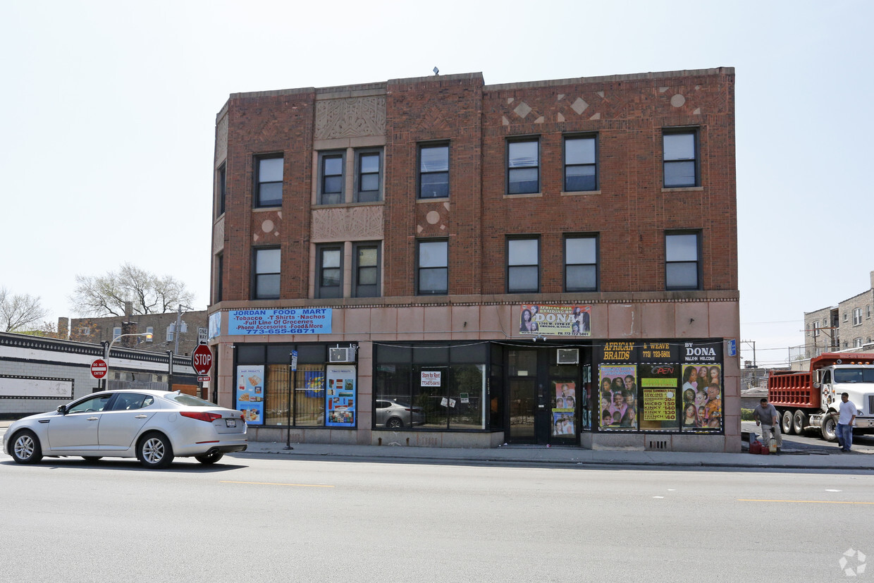 Building Photo - 1701 W 79th St