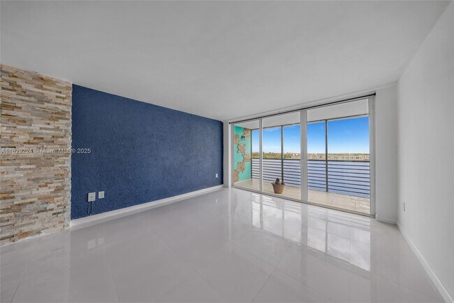 Building Photo - 1175 NE Miami Gardens Dr