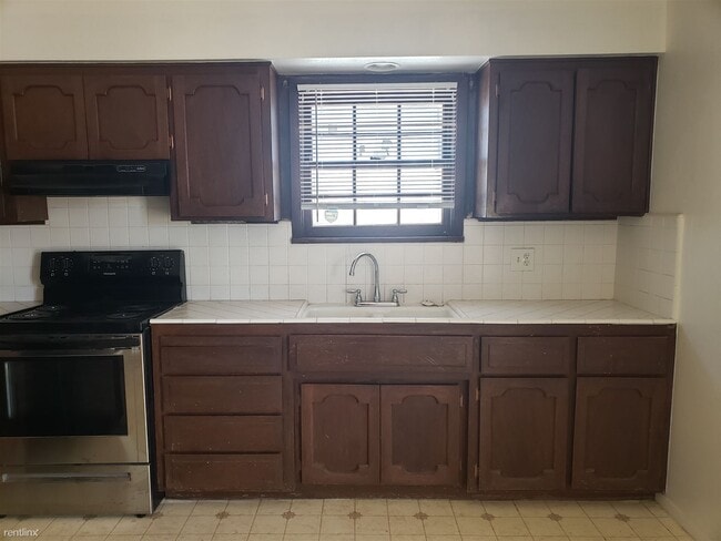Building Photo - 2 br, 1 bath House - 13239 S Laredo Rd A