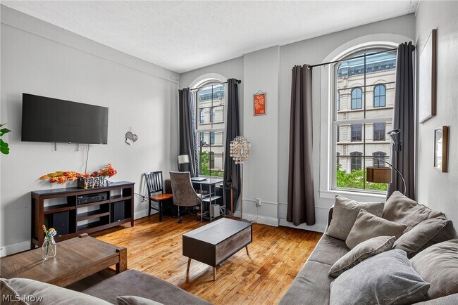 Foto del edificio - 408 W St Clair Ave