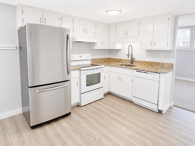 Foto del edificio - 2-Bed Denver Apartment Near Cherry Creek Trail & Garland Park