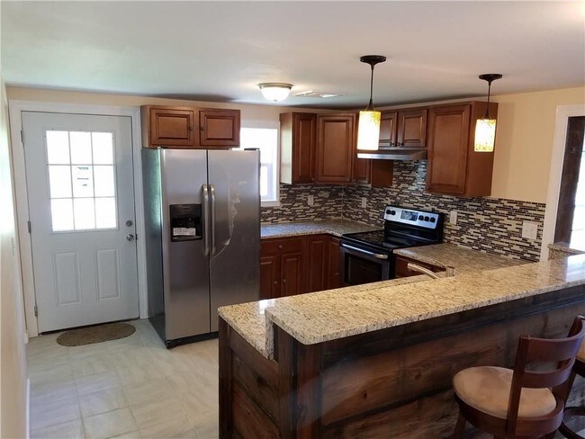 Building Photo - 272 US-6