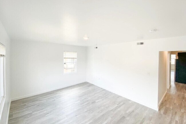 Foto del edificio - 4609 Quarles St NE