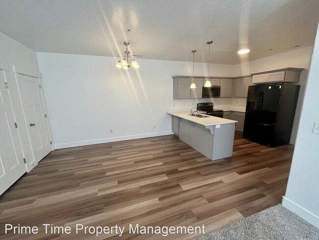 Building Photo - 3 br, 2 bath House - 304 W 435 N  Unit #304