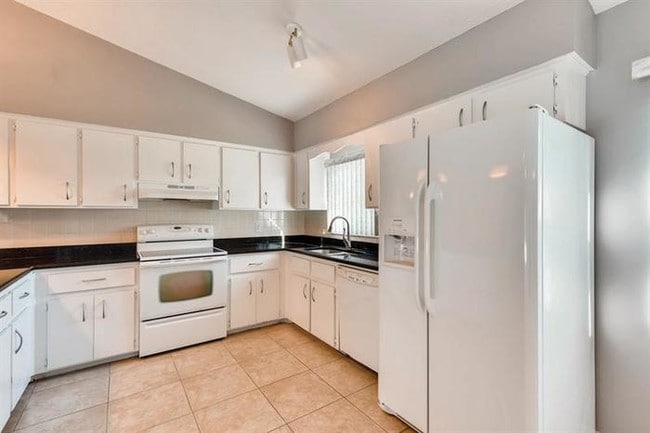 Building Photo - 1529 Highcrest Cir, Valrico, FL, 33596