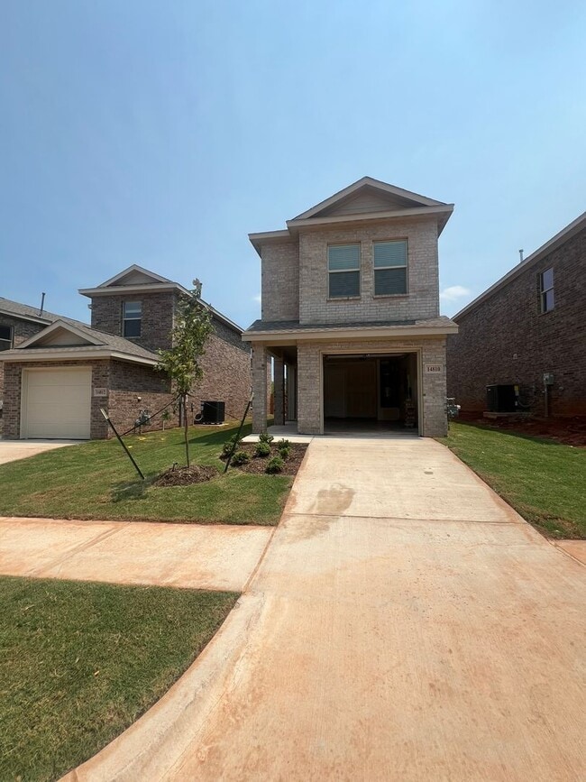 Building Photo - 14810 Razorbill Dr