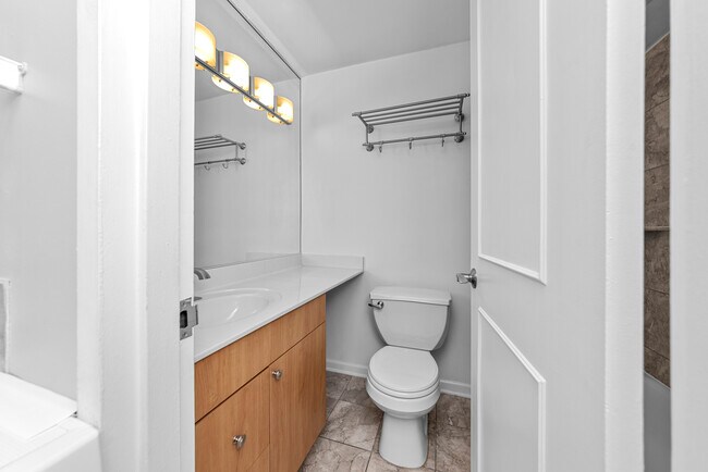 Foto del edificio - 2600 N Hampden Ct