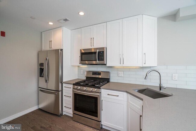 Foto del edificio - 1436 Clymer St