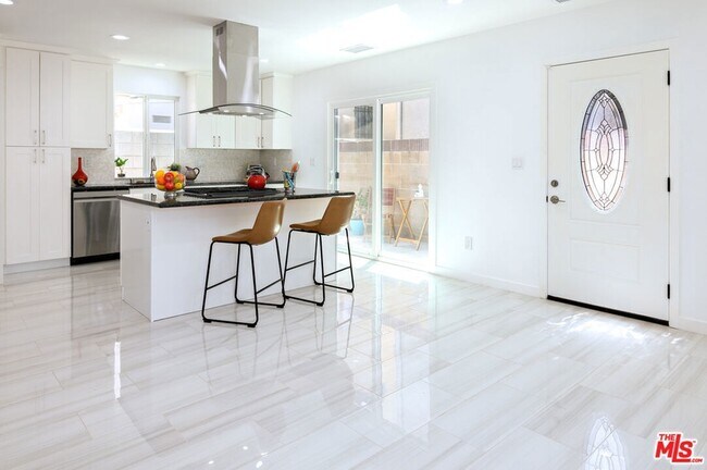 Foto del edificio - 4564 W Broadway