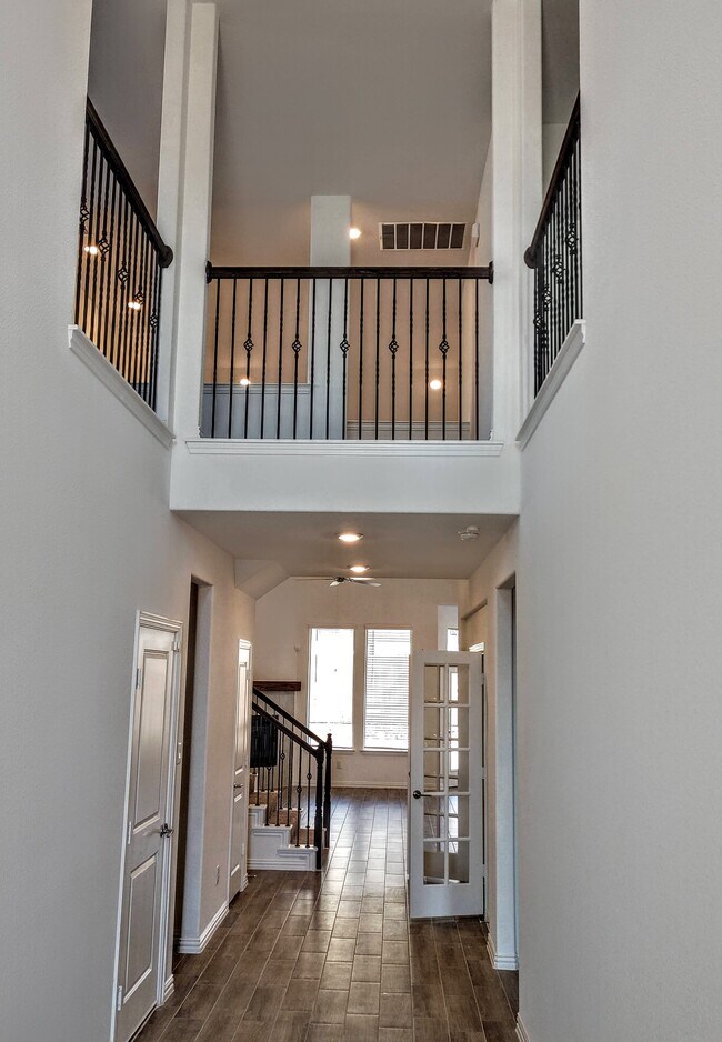 Building Photo - 309 Red Cedar Dr
