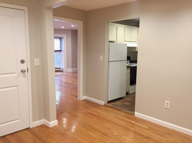 View to Living & Kitchen from Entry - 3 Worcester Sq