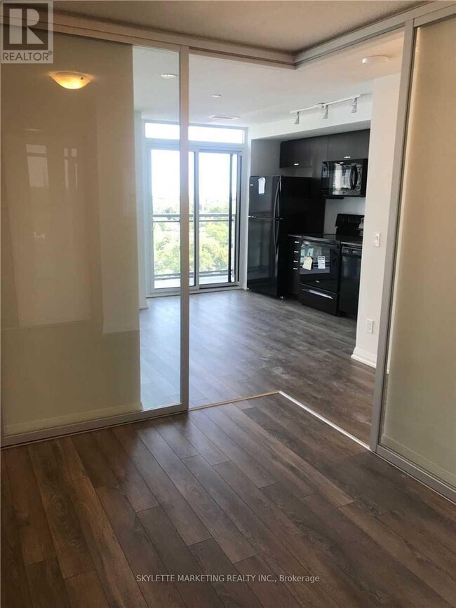 Building Photo - 30 Meadowglen Pl