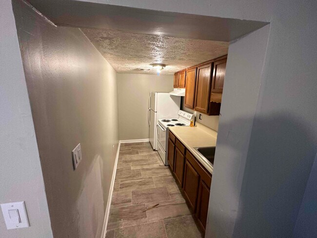 Foto del edificio - 138 Montrose Ave