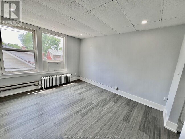 Photo du bâtiment - 1495 Gladstone Ave