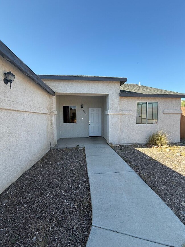 Foto del edificio - Spacious 3 bedroom 2 bath