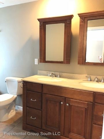 Building Photo - 360 Cypress Landing Dr