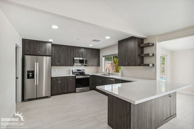 Building Photo - Captivating 3Bdm 2Ba Home with Pool in Scottsdale