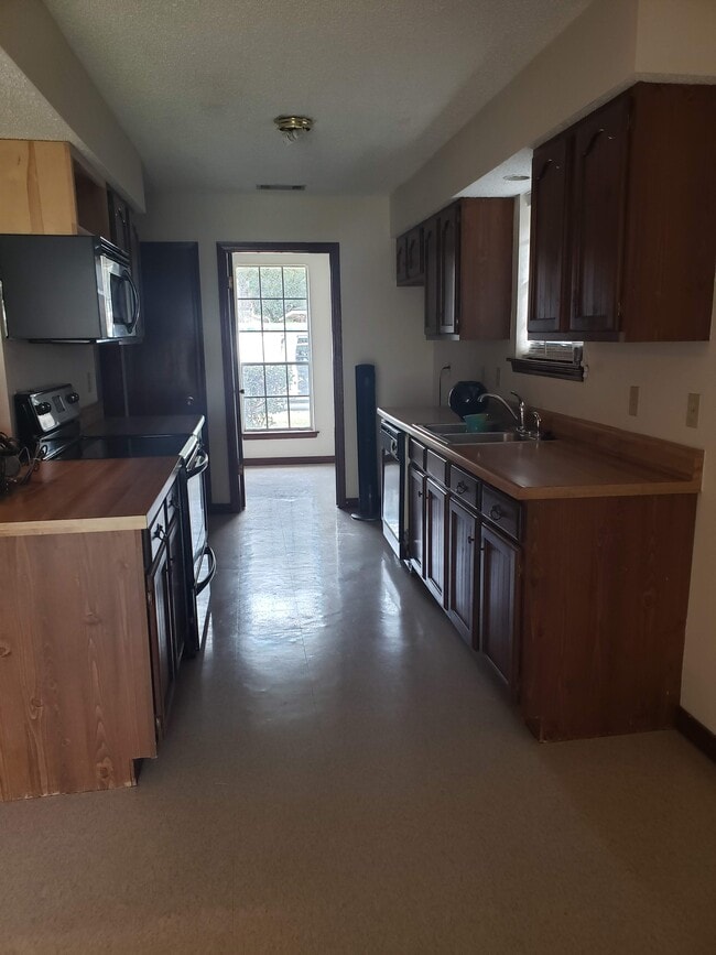 Foto del edificio - 121 Brentwood Dr